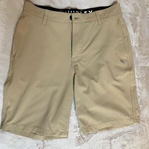 Hurley Tan 32 Shorts Golf Preppy Travel Normcore Minimalist Collegiate Resort
